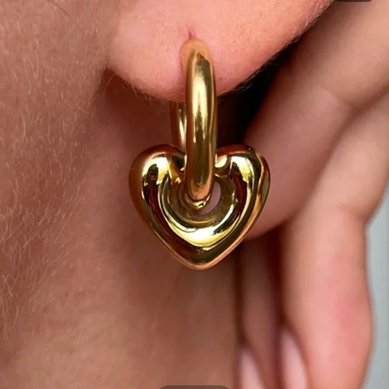 GOLD PUFFED EARRING
