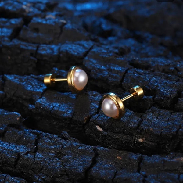 GOLD PEARL EARRING