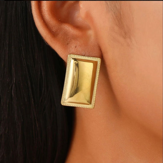 GOLD STATEMENT STUDS