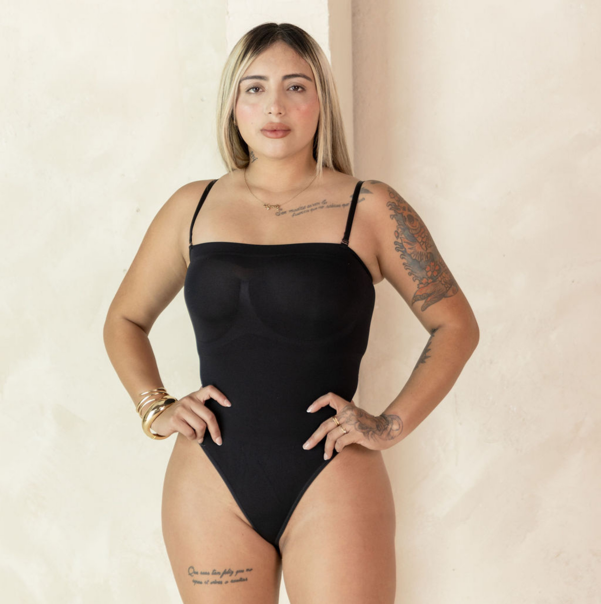 DETACHABLE STRAPS SHAPE WEAR