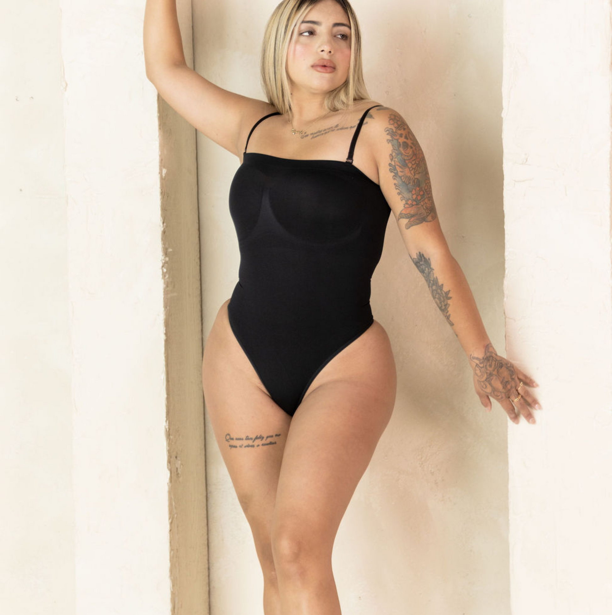 DETACHABLE STRAPS SHAPE WEAR